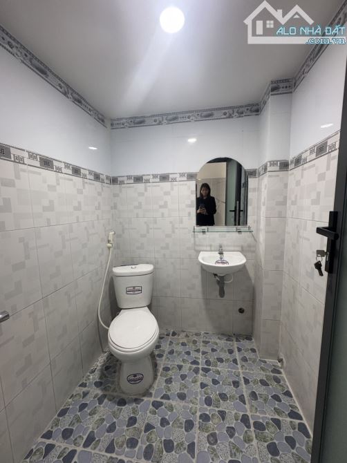 HẺM XE HƠI, BÌNH TRỊ ĐÔNG, BT - CÁCH AEON BÌNH TÂN 5 PHÚT - 3 TẦNG 36M2 - GIÁ 4,5 TỶ