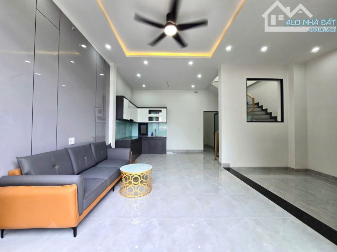 BÁN GẤP NHÀ 1 TRỆT 1 LẦU SỔ RIÊNG THỔ CƯ 100% GẦN GO BIGC TÂN HIỆP, TT 688TR NHẬN NHÀ Ở