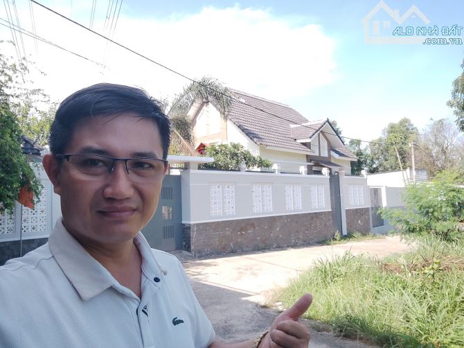 BIỆT THỰ SÂN VƯỜN 620m2, MẶT TIỀN 20m, NHÀ MỚI, Ở NGAY TẠI TP BIÊN HÒA, CHỈ NHỈNH 3 TỶ