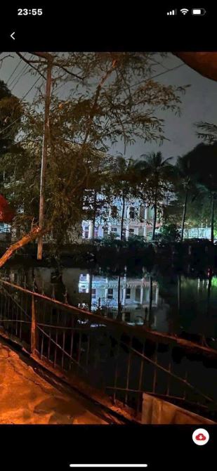 Bán đất tặng nhà 4 tầng dân xây chắc chắn , view hồ 2 mặt tiền ô tô 7 chỗ vào nhà .giá đầư