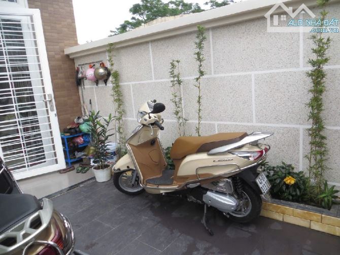 NHÀ MẶT PHỐ NAM VIỆT Á ĐƯỜNG MỸ ĐA TÂY 9- NHÀ 3 TẦNG KIÊN CỐ GẦN BIỂN CHỈ 8,x TỶ