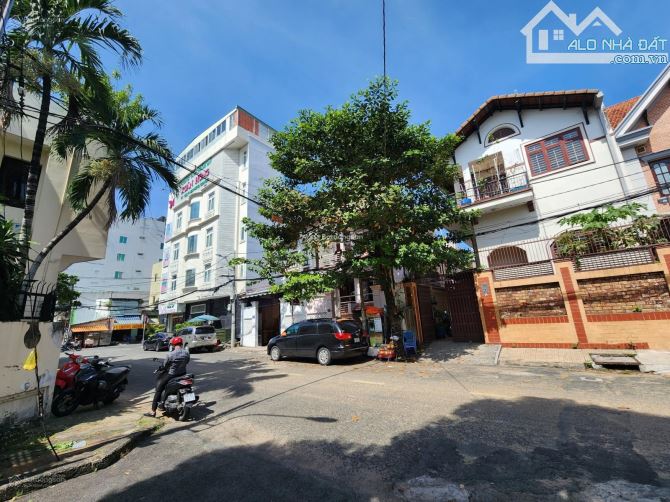 Bán nhà villa phố 270m2 khu Vip Hoàng Dư Khương. DT: 14m x 20m, 3 tầng. Giá: 62 tỷ
