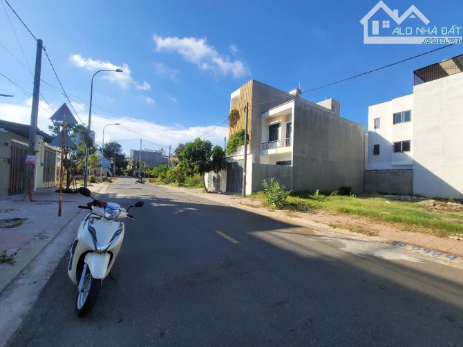 🚗 Bán đất nội bộ P.10 – Đường ô tô 13m, vỉa hè rộng, dân cư văn minh. Sổ hồng các nhân