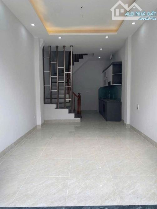 Nhà Kim Chung 31m×5 tầng, 10m ra ô tô gần đường 422b chir 4,7 tỷ