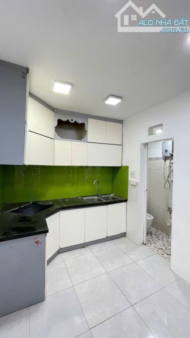 Bán nhà Trần Đình xu Quận 1 gần 20m, 2 tầng vào ở ngay chỉ 3.8 tỷ