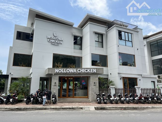 Cho thuê mặt bằng kinh doanh phố Vũ Phạm Hàm , DT 150m2 x 5T, Lô Góc 19m siêu đẹp.