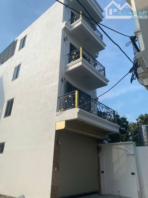 nhà mơi 5 tầng sô 1 dg hoa phụng trâu 58m2 măt tiền 4m hâu 4
