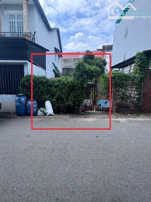 Đất MT Nguyễn Thị Út  Đông Hòa, 100,6m² TC 60m² Vị Trí Đẹp Trung Tâm, Giá Chỉ 4,95 tỷ