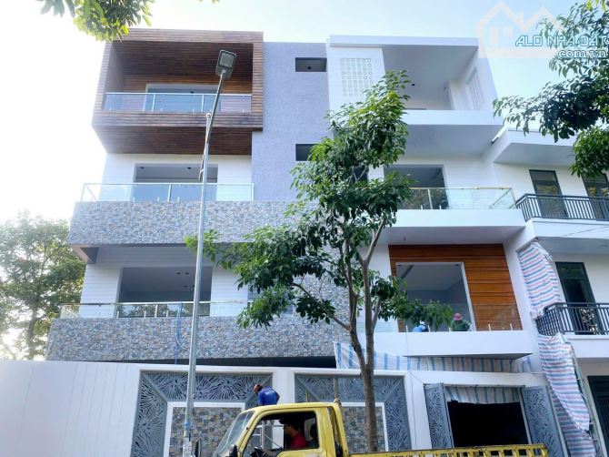 BÁN NHÀ ĐẸP MẶT TIỀN NGUYỄN THỊ MINH KHAI