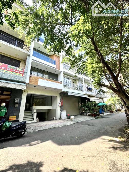 Bán Nhà 1 Hầm + 4 Tầng Mặt tiền khu VIP An Khánh Q2 DT: 80m2 Giá 21.3 Tỷ