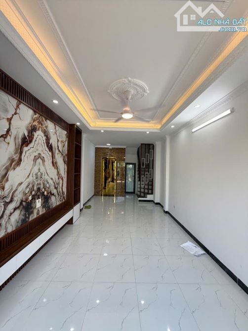 Bán nhà Chùa Hà 53m2, 5T, MT 4.4m, ngõ oto, KD, 16.5 tỷ