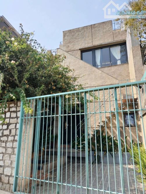 SIÊU PHẨM VILLA NGHỈ DƯỠNG NGAY TRUNG TÂM ĐÀ LẠT – VIEW ĐỒI THÔNG TRIỆU ĐÔ