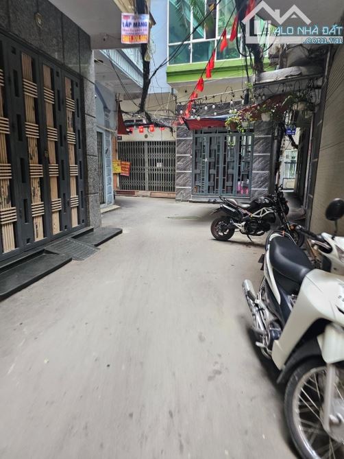 Ngã tư CHỢ MƠ  NHÀ 29m* 4 TẦNG- LÔ GÓC, MẶT TIỀN RỘNG CỰC, NÓI KO VỚI QH- TC 6. Tỷ CTL