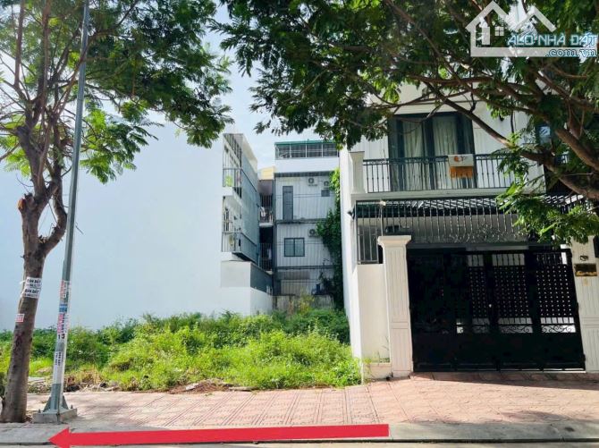 Rẻ đẹp ko tì vết 90m2 mặt 4,5m hướng ĐN đs 20 KĐT Hà Quang 2 chỉ 6 tỷ
