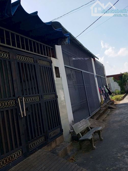 Đông Thạnh-Hóc Môn SHC,số nhà, gpxd,ngang 11*12 thu nhập cho thuê 2 căn, giá bán 2ty490tr