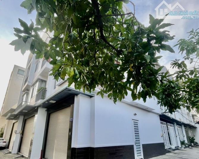 Nhà mới, giáp KDC Nam Long, Vincom, xe hơi đậu cửa, 70m2, 4 tầng nhỉnh 8 tỷ