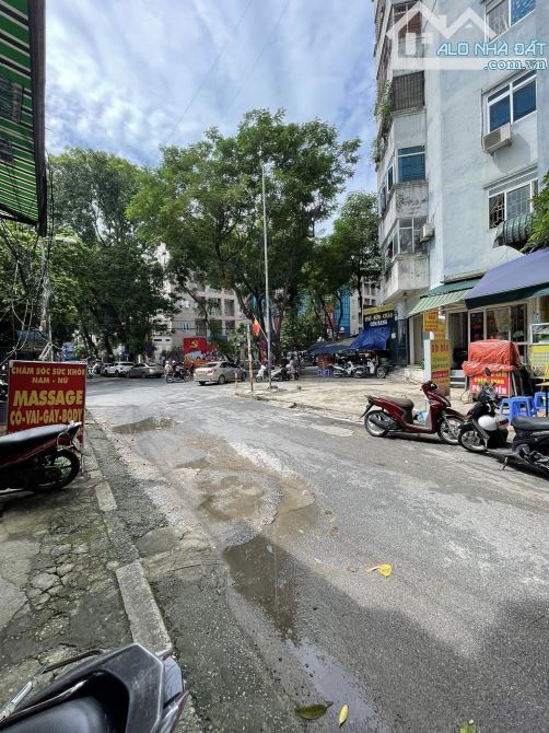 BÁN NHÀ PHÂN LÔ . VỈA HÈ TRẦN ĐIỀN KINH DOANH. DT 51 M . NHÀ 5 TẦNG MT 3.2 M. MUA NHANH
