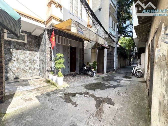 Nhà phố khu vực Lê Thanh Nghị Thông số đẹp: 24.6m2 xây 5 tầng giá 5 tỷ