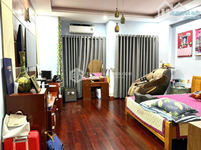 BÁN NHÀ 1 TRỆT 2 LẦU HẺM OTO ĐƯỜNG HUYỀN TRÂN CÔNG CHÚA, PHƯỜNG 8, VŨNG TÀU_GIÁ CHỈ 7.9 TỶ