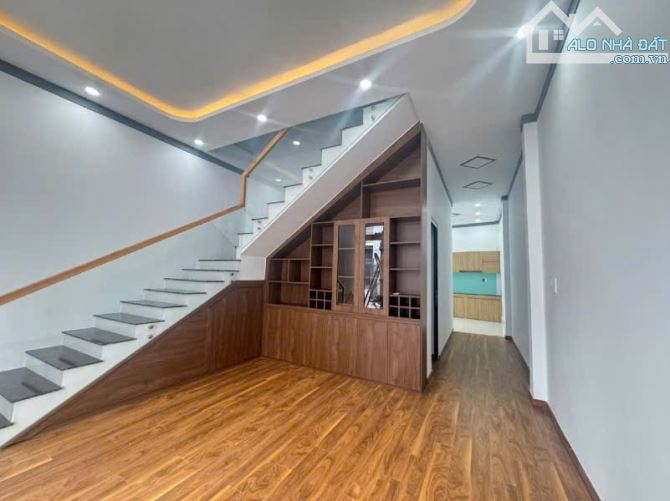 N122 NHÀ PHỐ HIỆN ĐẠI SỔ RIÊNG HOÀN CÔNG P. TRUNG DŨNG - BIÊN HOÀ NGAY BÊN  TRƯỜNG NGÔ QUY