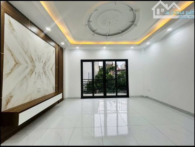 Hữu Lê, Hữu Hòa,ngay cầu,mặt ngõ ô tô,35m 5 tầng 4.15 tỷ