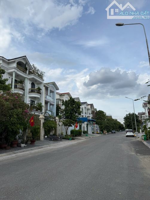 Bán Biệt Thự 235/Đặng Thuỳ Trâm - P13,(10x20,75), 4Tầng, cạnh công viên+sông chỉ 26,9Tỷ