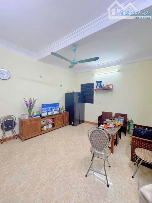 Bán nhà Ngõ 343 Đội Cấn, cách ô tô tránh 50m, Nhỉnh 7 tỷ, DT 35m, mặt tiền 6m