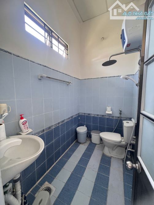 Căn nhà đẹp hẻm Thông Dã Tượng và Hoàng Diệu, cách Biển chỉ 300m.
Dt gần 70m2 Giá bán