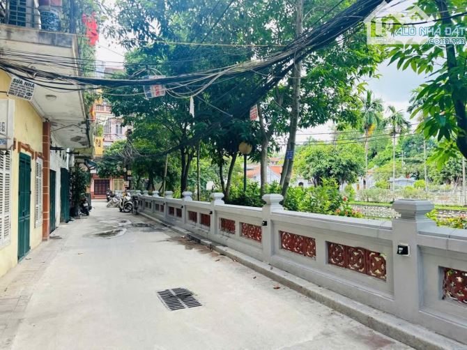 Bán nhà ngõ 158 Ngọc Hà, lô góc gần hồ, nhỉnh 8 tỷ, 4 ngủ, cách ô tô 30m