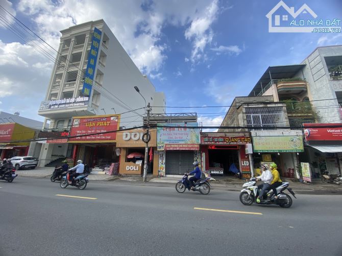BÁN Nhà góc 2 mặt tiền Phạm Văn Thuận ,ngang hơn 8m shr full thổ cư