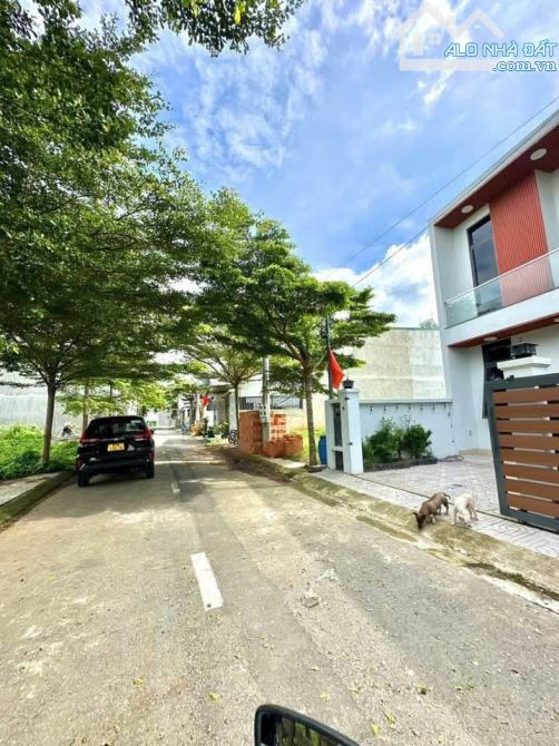 KẸT TIỀN BÁN GẤP 2 LÔ LIỀN KỀGẦN TRẠM THU PHÍ BỬU LONG- ĐẤT THỔ CƯ ĐÃ CÓ SỔ HỒNG SỔ SẴN.