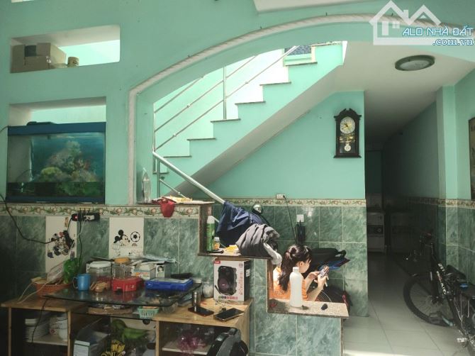 Bán Nhà Linh Trung Thủ Đức 52m²_ 4PN – 3 Tầng Gần ĐH Ngân Hàng, Chỉ 4.5 Tỷ