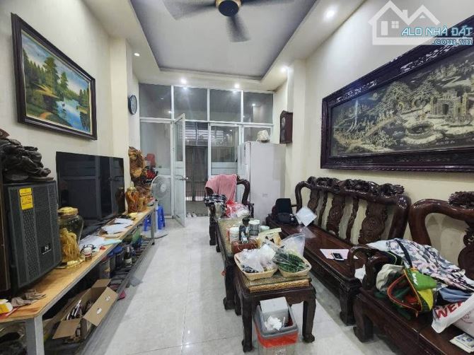 Chính chủ gửi bán nhà phố Hà Cầu, Hà Đông, 57m2, 3 tầng, ô tô tận cửa, chỉ dưới 8 tỷ