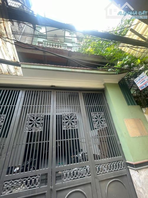 Chính chủ gửi bán nhà đẹp phố Láng Hạ . 75M ✖️5 tầng . Giá 13,5 tỷ