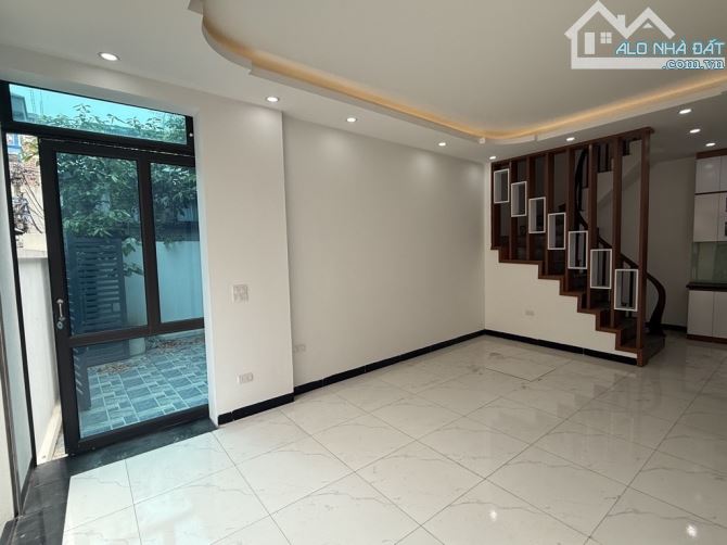 Nhà đẹp 4 tầng DT 78m, hơn 6 tỏi  Vĩnh Quỳnh, Thanh Trì