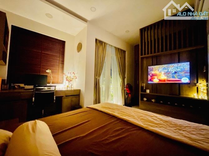 MẶT TIỀN THỤC . 3 TẦNG BTCT . 32M2 (4.6❌️6) SỔ NỞ HẬU .