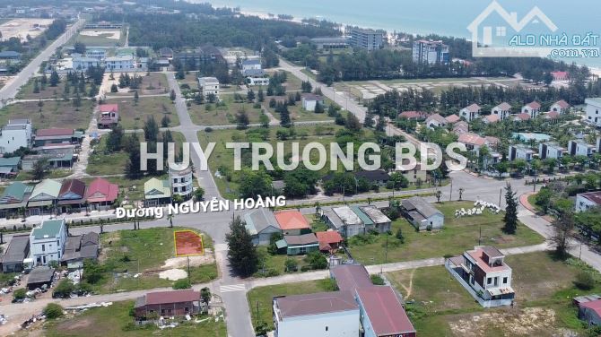 Góc 2 mặt tiền đường Nguyễn Hoàng và Hoàng Sa - biển Cửa Việt