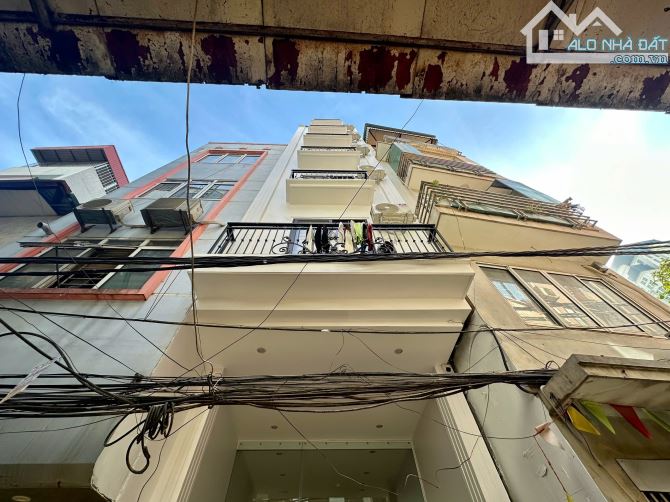 (Tin thật 100%) Bán tòa CHDV - Homestay ở phố Mễ Trì - Ô tô vào nhà - Cách phố 35m - DT