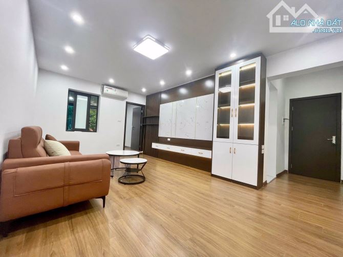 Bán nhà tập thể trung tâm Thanh Xuân Bắc, ô tô đỗ cửa, 3 ngủ, full nội thất, ở luôn.