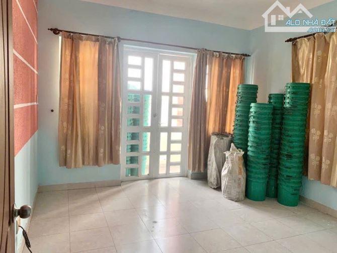 Hẻm 240 Nguyễn văn luông , ngang 3.5 x8 , giá bao hời chỉ 3.8ty