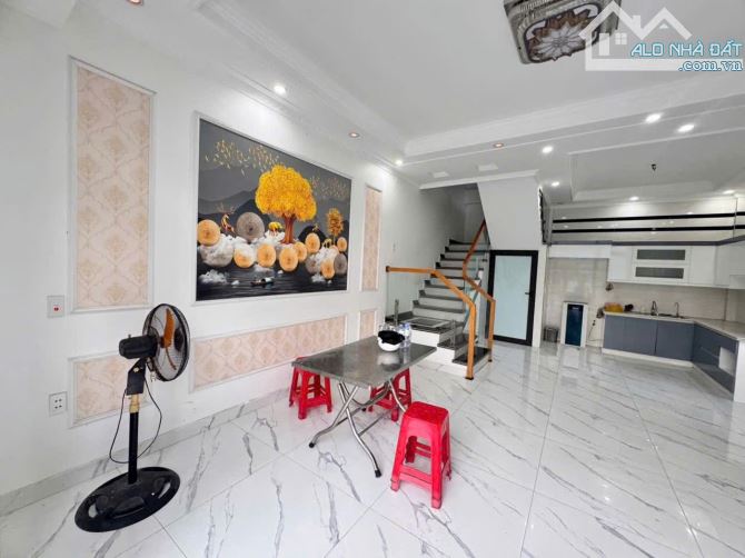 Bán nhà 4 tầng lô góc ngõ ô tô kinh doanh được tại Trung Hành, Hải An 45m2 giá 4.550trd