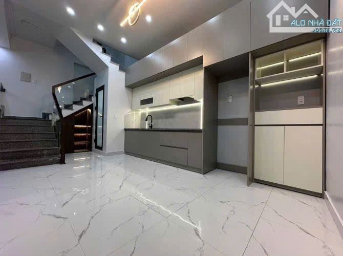 Cho thuê nhà 4 tầng khu vực Văn Cao