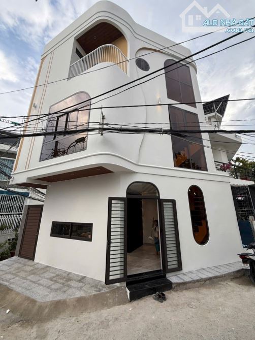🌸🏷️ Bán nhà 3 tầng FULL nội thất – Góc 3 mặt tiền trung tâm TP. Nha Trang-Phước Hải