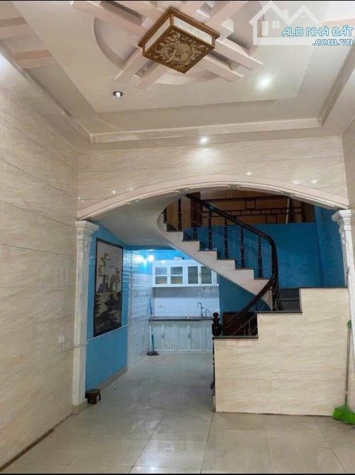Bán nhà mặt đường Tô Vũ khu 193 Văn Cao ô tô đỗ cửa 24-24