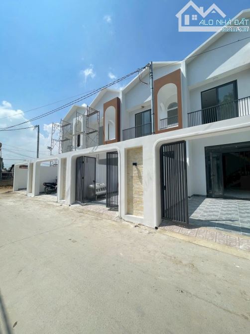 BÁN NHÀ LẦU PHƯỜNG TÂN TRIỀU MỚI 700 TRIỆU NHẬN NHÀ