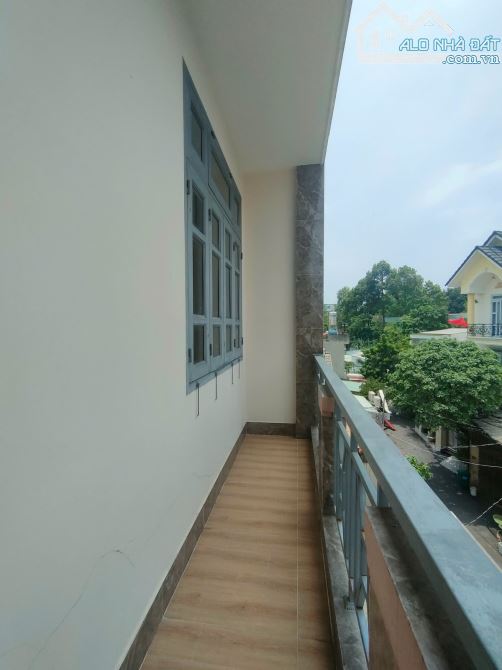 BÁN NHÀ 3 TẦNG NGANG 5 TCH QUẬN 12 3PN ĐƯỜNG NHỰA 5M GIÁ 4.8 TỶ.