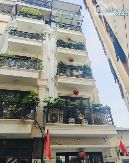 93 Hoàng Văn Thái, 6 tầng thang máy full nội thất xịn, oto tránh đỗ 45m2 sổ. Giá 14.5 tỷ