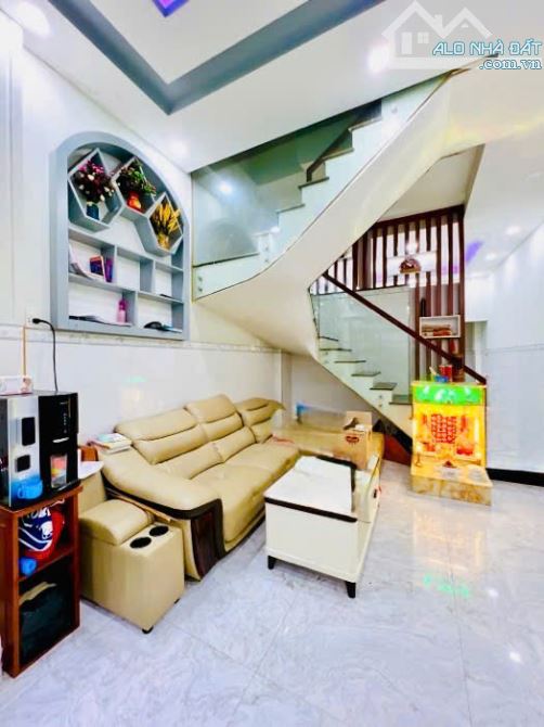 NHÀ MỚI 4 TẦNG - DT 58M2 - HOÀN CÔNG ĐỦ - ĐOÀN VĂN BƠ P.10-Q4 - NHỈNH 8 TỶ