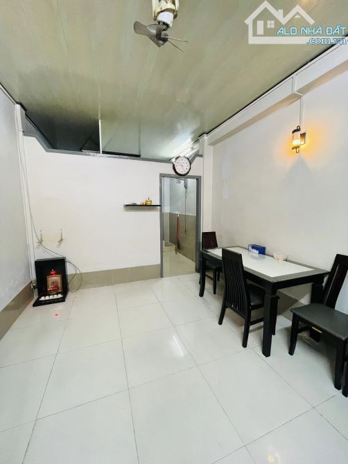 Bán nhà hẻm 3 gác thẳng 1 trục Trần Phú Q.5 : 24m2 - 3,5m x 7,5m