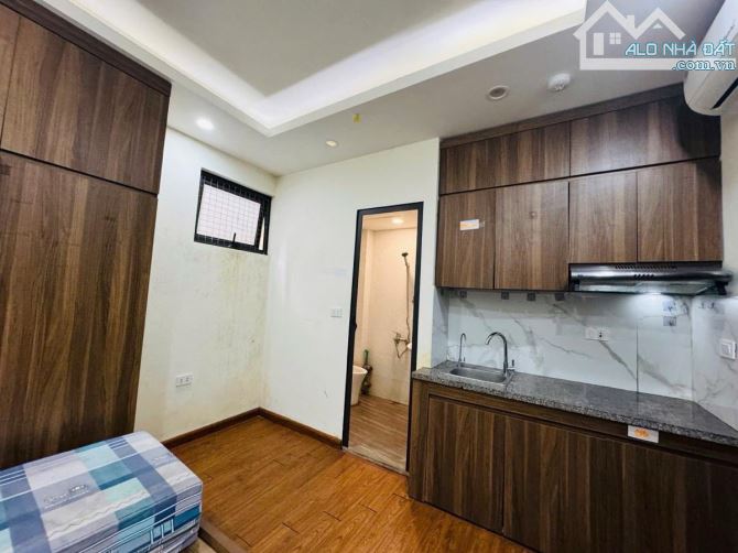 Bán tòa nhà CHDV lô góc Võ Chí Công – Cầu Giấy, 176m², 9 tầng, MT 8m, giá 82 tỷ